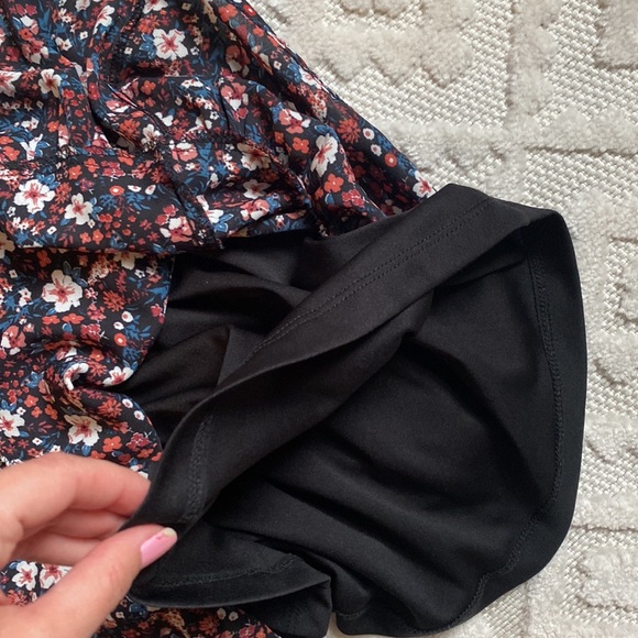 Francesca’s Floral Dress - Picture 4 of 7